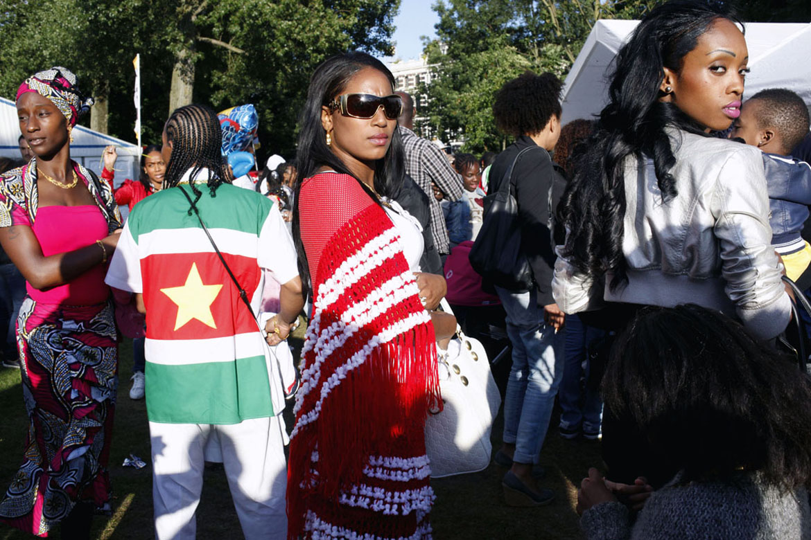Nederland, Amsterdam, 1 juli 2011
Bezoekers van het Keti Koti festival in het Oosterpark in Amsterdam, de landelijke herdenking en viering van de afschaffing van de slavernij. 
foto/copyright: Martijn van de Griendt/Hollandse Hoogte