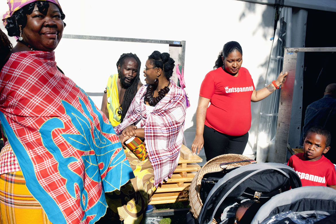 Nederland, Amsterdam, 1 juli 2014
Bezoekers van het Keti Koti festival in het Oosterpark in Amsterdam, de landelijke herdenking en viering van de afschaffing van de slavernij.