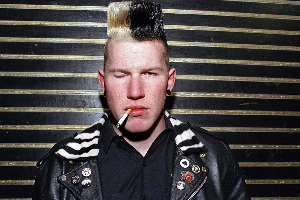 Nederland, Breda, 28 maart 2008
Rokende jongere. Jasper (21) 
Voor het boek SMOKIN' BOYS SMOKIN' GIRLS. Uitgekomen in de zomer van 2008, op de dag dat de rookwet inging.
foto/copyright: Martijn van de Griendt/Hollandse Hoogte
Martijn van de Griendt (1970) is a documentary photographer. Since the turn of the 1990s he has been fascinated by the  Western society he lives in, especially youth culture. His style is characterized by crisp, bright colours, but they also have a raw element and a ‘close to the skin’ feel. He has also taken photos of pop music heroes such as Eminem, Dr. Dre, Snoop Dogg, Lenny Kravitz and Alicia Keys.
His new book Smokin’ Boys Smokin’ Girls is a selection taken from his youth work. (ISBN 978 90 5330 633 8)

Martijn van de Griendt also published Hassan & Hoessein, a hard-hitting report on the lives of a set of Moroccan-Dutch twins, seen through a sympathetic lens (Mets & Schilt, 2005).

foto/copyright: Martijn van de Griendt